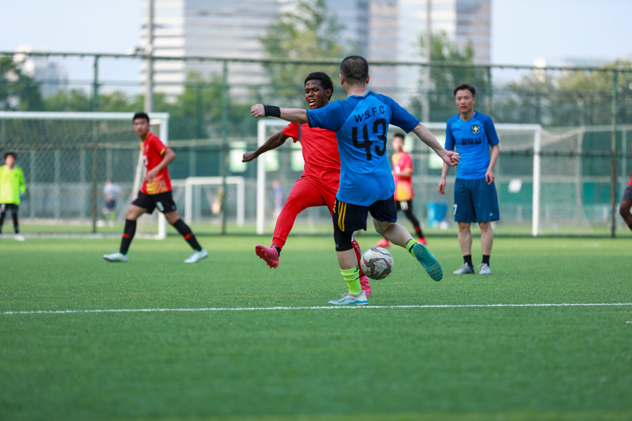 zapateria de futbol -zapateria de futbol pexels miracle 齐 16670911 scaled